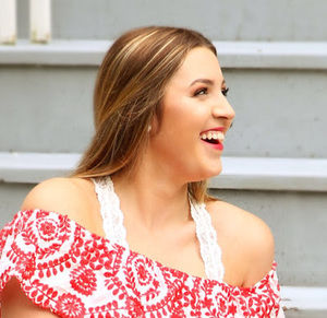 Meet your Posher, Caroline